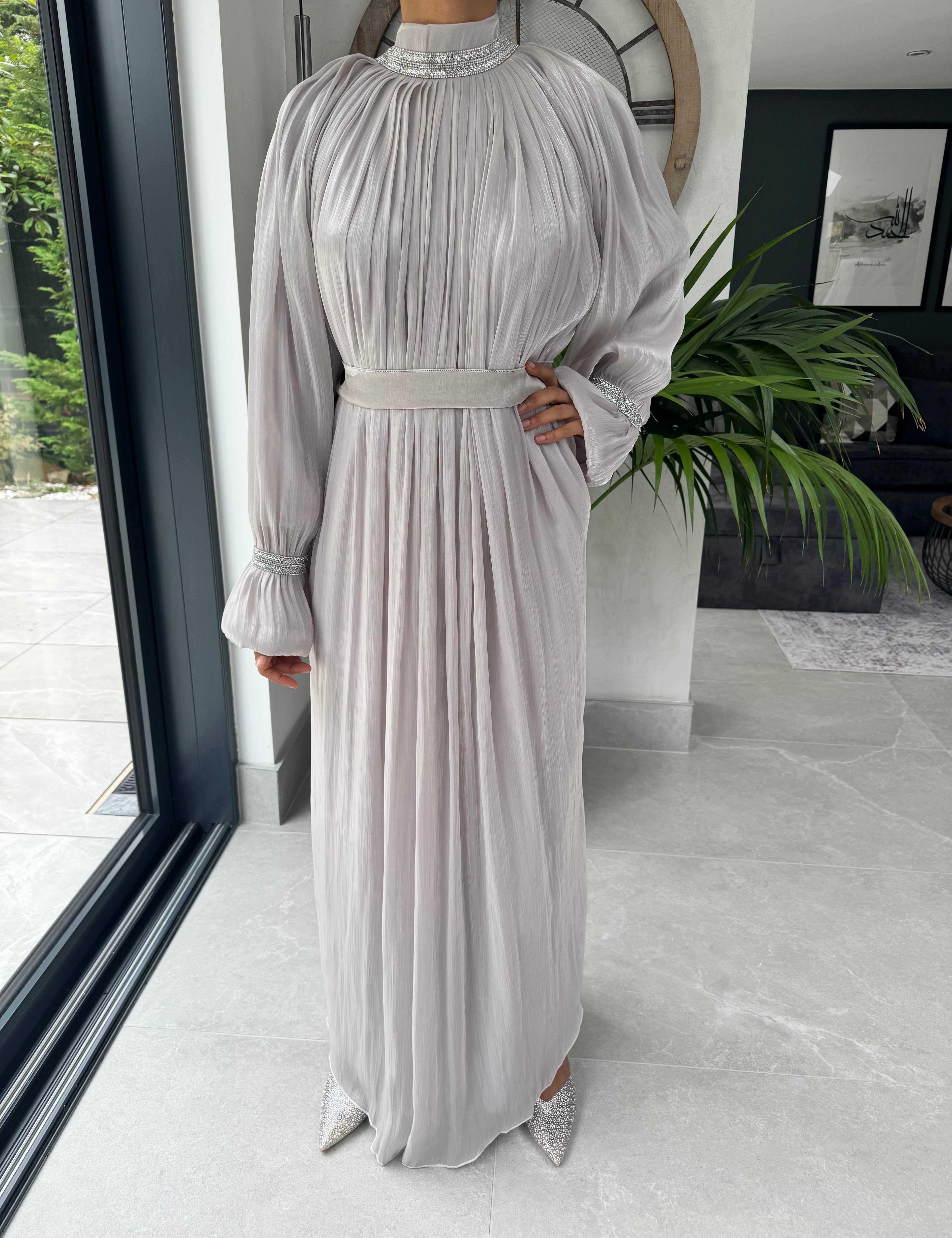 Silver crinkle embellished abaya set
